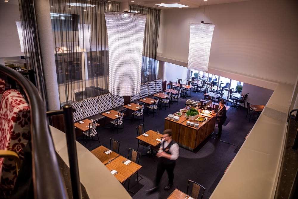 West Plaza Hotel Wellington Restoran foto