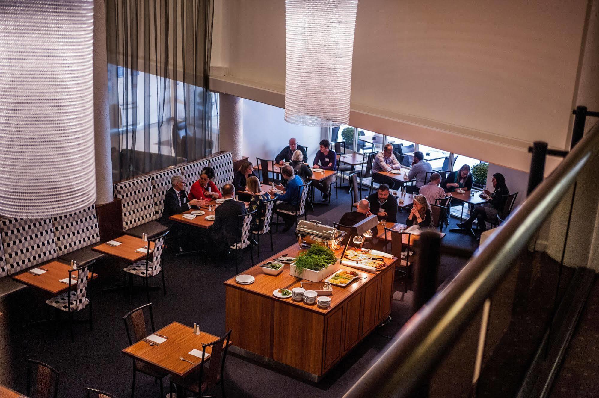 West Plaza Hotel Wellington Bagian luar foto