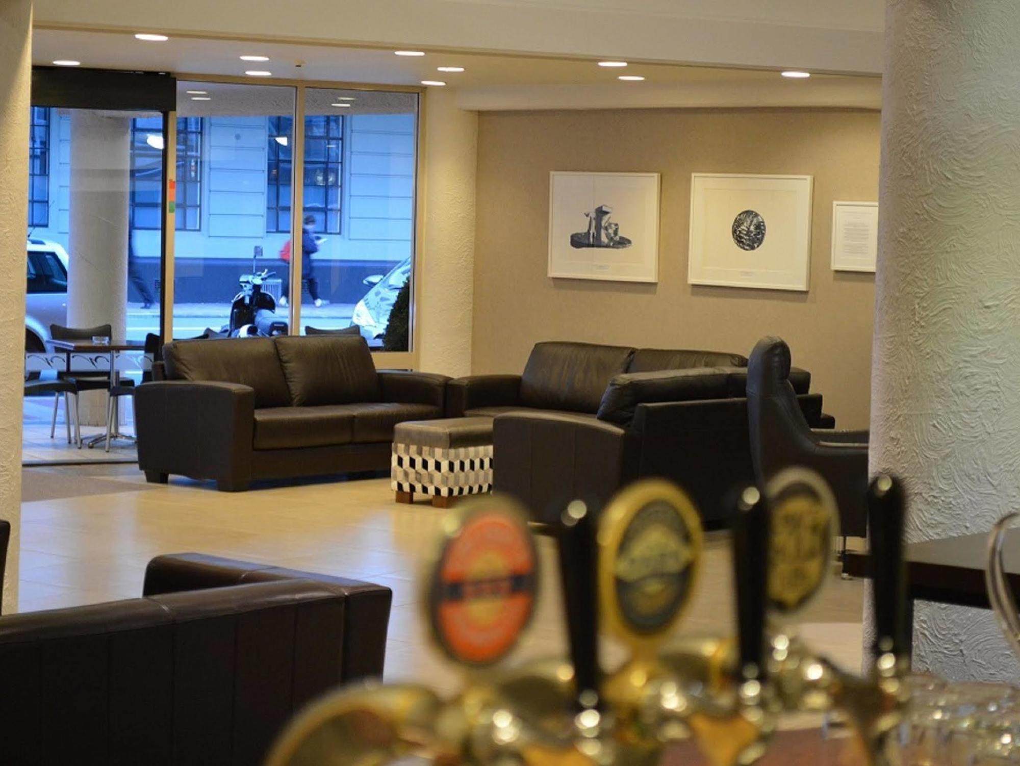 West Plaza Hotel Wellington Bagian luar foto