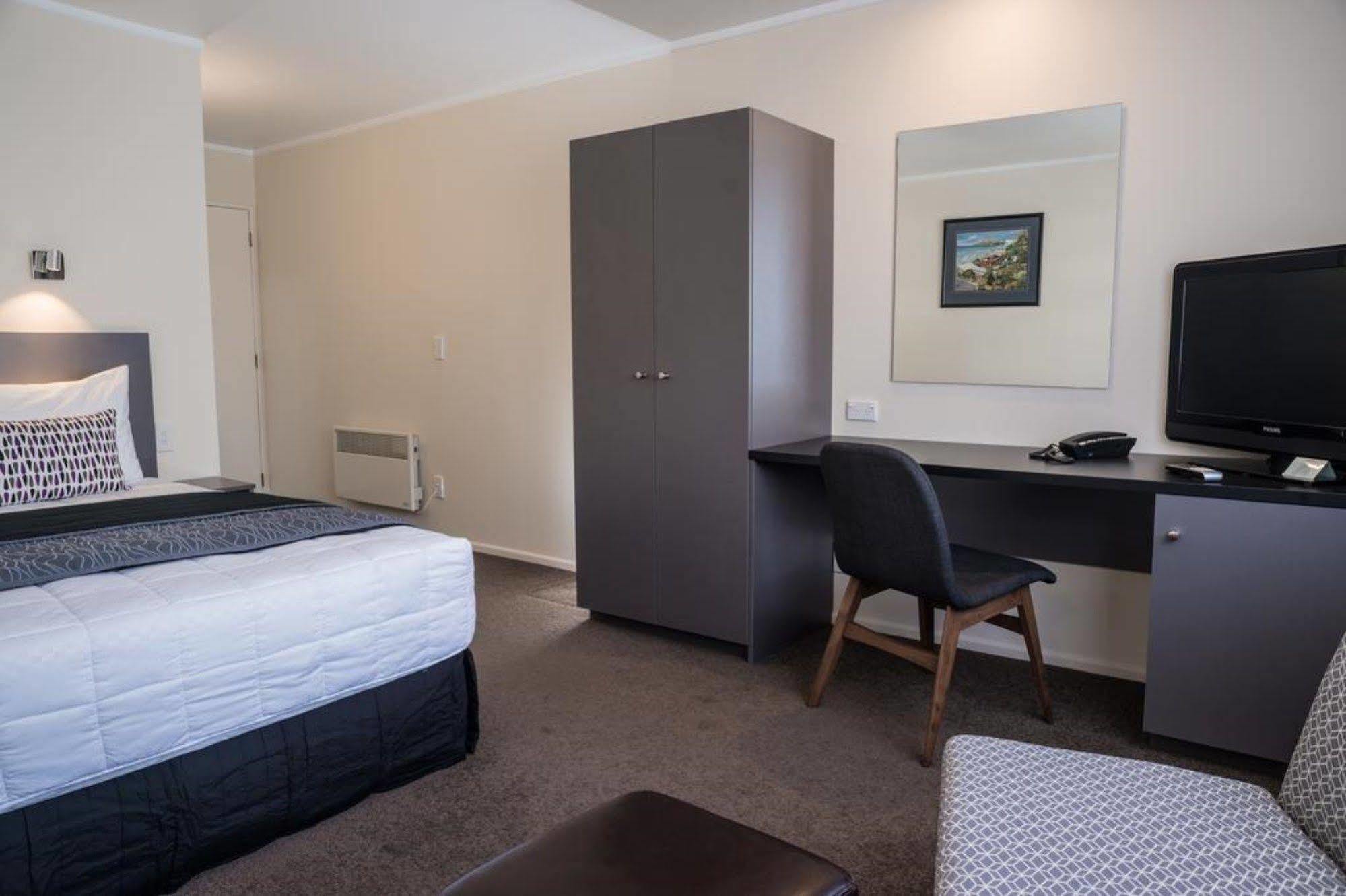 West Plaza Hotel Wellington Bagian luar foto